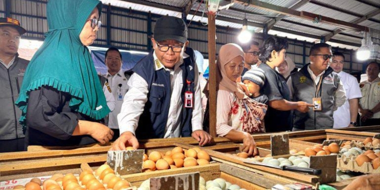 Pastikan Harga Sembako Normal, Disdag dan TPID Kalsel Sidak ke Sejumlah Pasar