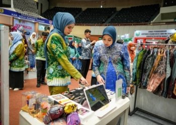 Ada Vivi Zubedi di The Jakarta International Handicraft Trade Fair