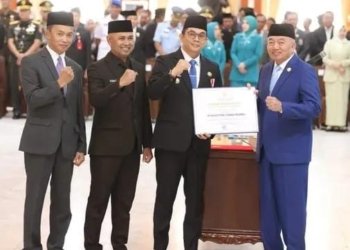 Bupati dan Wakil Bupati Tanah Bumbu Terima SK dari Mendagri Setelah Dilantik 20 Februari 2025 Yang Lalu