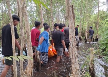 Seorang Mayat Paruh Baya Ditemukan Membusuk