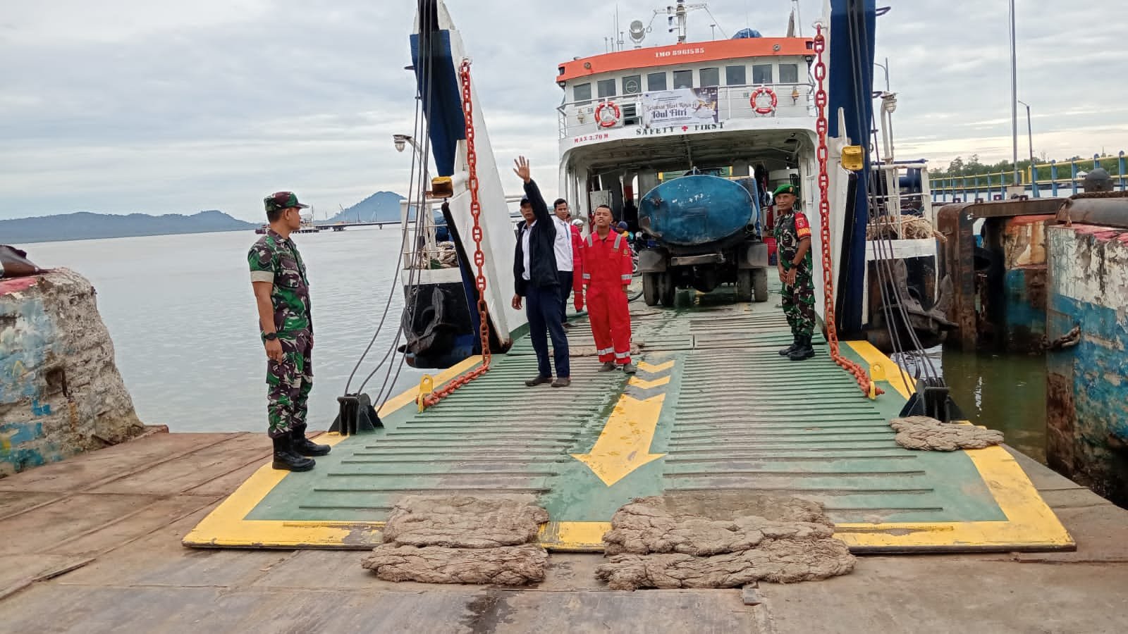 Jelang Lebaran, Danramil Simpang Empat Pimpin Patroli Pengamanan Mudik di Tanah Bumbu