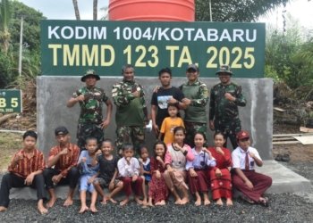 Anak-anak Desa Talusi Kotabaru Sambut Ceria Air Bersih