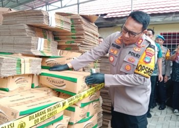 Amankan Ratusan Dus, Polres Banjarbaru Bongkar Produksi Minyak Goreng Ilegal