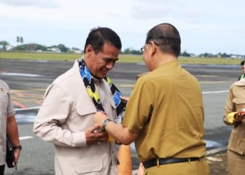 Menteri Pertanian RI Disambut Jajaran Pemprov Kalsel dan Langsung Tinjau Panen Padi di Tanah Laut