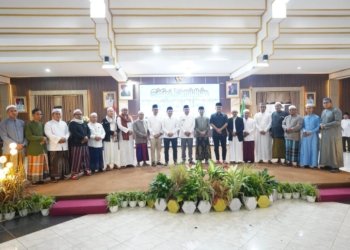 Wagub Kalsel Sahur Bareng Bupati HSS, Bahas Aspirasi hingga Hadiahkan Jersey Barito Putera