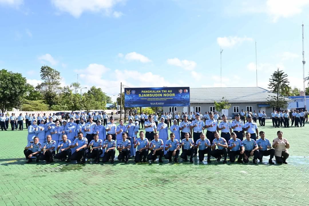 Pangkat Baru, Semangat Baru!” Lanud Sjamsudin Noor Gelar Upacara Kenaikan Pangkat Penuh Makna