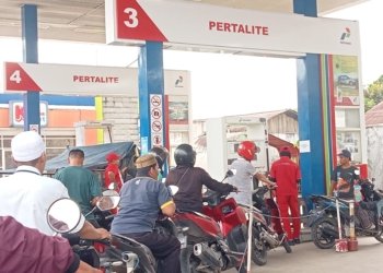 BBM Diduga Bermasalah, DPRD Kaltim Ambil Sampel untuk Uji Lab