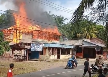 Rumah Makan “Lubers” di Sorkam Ludes Terbakar