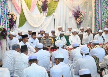 Kapolda Kalsel Pimpin Langsung Pengamanan Haul Akbar Datu Kalampayan ke-219, Ribuan Jamaah Padati Mesjid Tuhfaturroghibin