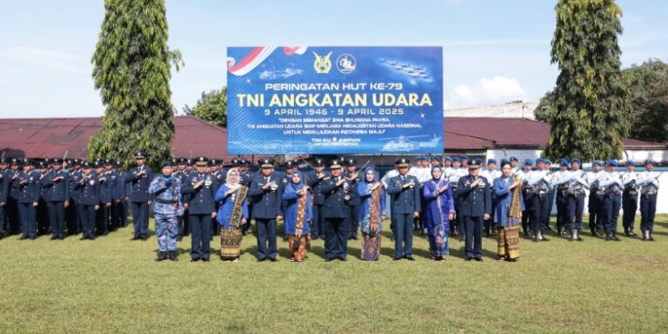 HUT ke-79 TNI AU: Semangat AMPUH Menuju Indonesia Maju Bergema di Lanud Sam Ratulangi