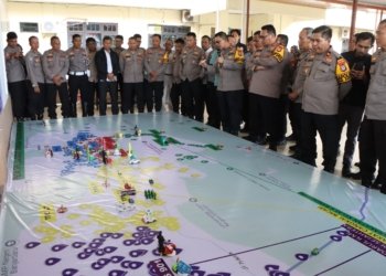 Siap Pengamanan PSU, Polres Banjarbaru Gelar Tactical Game Floor