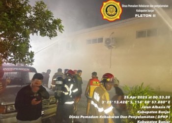 Aksi Sigap DPKP Banjar Padamkan Kebakaran di UPT Instalasi Farmasi Martapura