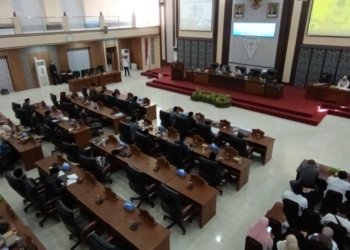 DPRD Kabupaten Banjar Bahas Dua Raperda Strategis, Fraksi-Fraksi Sepakat Lanjutkan Pembahasan