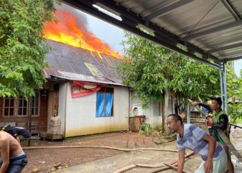 Tiga Rumah Hangus Terbakar, Warga Gang Kenanga Martapura Panik Diselimuti Lahar Api