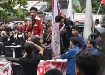 Ketua Komisi I DPRD KaltimTemui Pengunjuk Rasa: Aspirasi Ini Akan Kami Teruskan