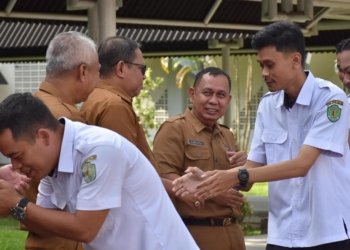 Hari Pertama Kerja Pasca Ramadhan, Sekretariat DPRD Apel Pagi & Halal Bihalal