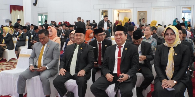 Infrastruktur dan Pariwisata Dikuatkan, Pimpinan dan Anggota DPRD Kaltim Hadiri Pelantikan Bupati dan Wakil Bupati Berau