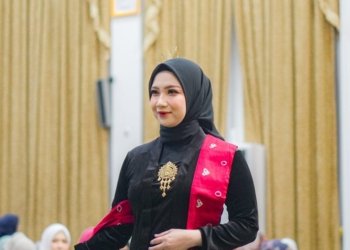 Peragaan Busana Hari Kartini 2025 di Aula Gawi Banjarbaru