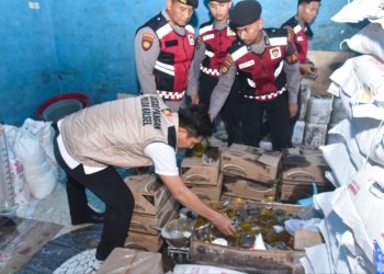 Polda Kalsel Cek Harga dan Produk Minyakita di Toko H Bibah Banjarmasin