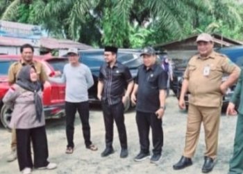 DPRD Tanah Bumbu Tinjau Jalan Rusak di Satui, Warga Harap Perbaikan Segera Terealisasi