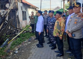 Pimpinan DPRD dan Bupati Tanah Bumbu Tinjau Langsung Lokasi Kebakaran di Desa Sejahtera