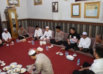Kunjungan Perdana Kapolres Banjar ke Masjid Alkaromah, Disambut Hangat Ulama dan Tokoh Martapura