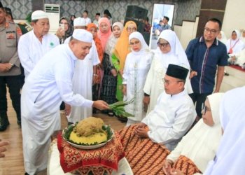 Wakil Bupati Tapteng Tepung Tawari 108 Jamaah Calon Haji: Harapan Haji Mabrur Mengiringi Langkah Suci