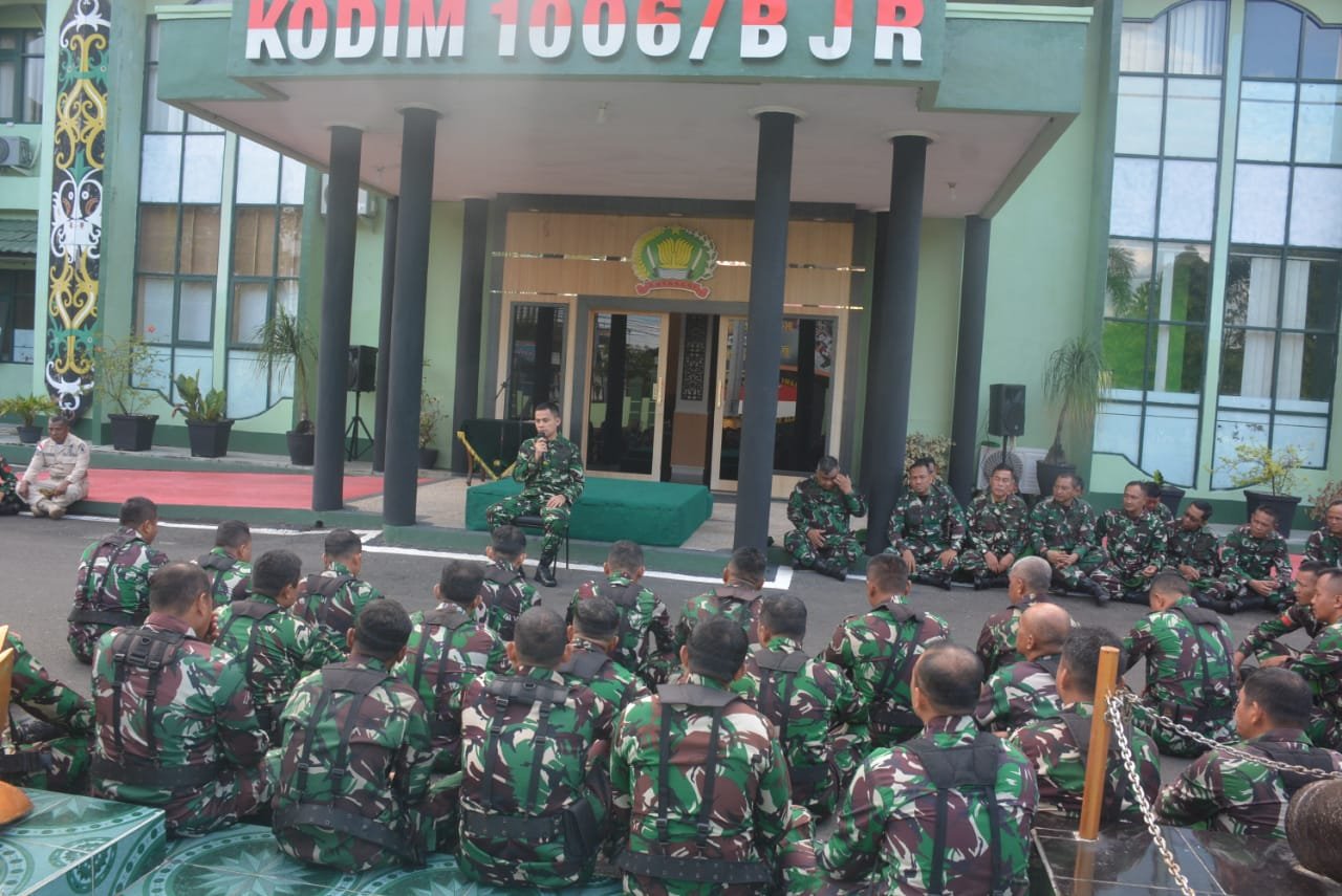 Dandim 1006/Banjar Tekankan Loyalitas dan Disiplin dalam Jam Pimpinan: “Jadilah Prajurit yang Dicintai Rakyat”