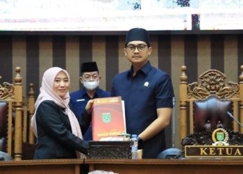 DPRD Tanah Bumbu Terima Dua Raperda dari Pemkab untuk Dibahas Bersama