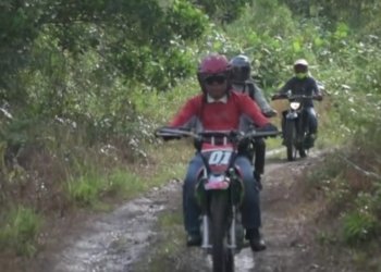 Bupati Kapuas Tinjau Jalan Pakai Motor Trail: Ingin Rasakan yang Dirasakan Warga