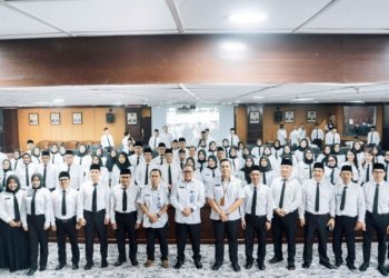 Sekretariat DPRD Kaltim Lantik 117 Tenaga Honorer Jadi PPPK
