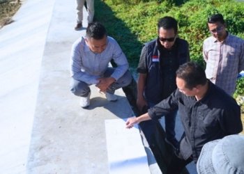 Pansus LKPj Gubernur Kaltim Tinjau Langsung Proyek Pengamanan Pantai Biduk-Biduk – Giring-Giring