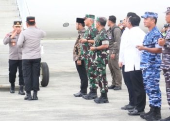Wakil Ketua Komisi II DPRD Kaltim Hadiri Penyambutan Kapolri di Bandara APT Pranoto Samarinda