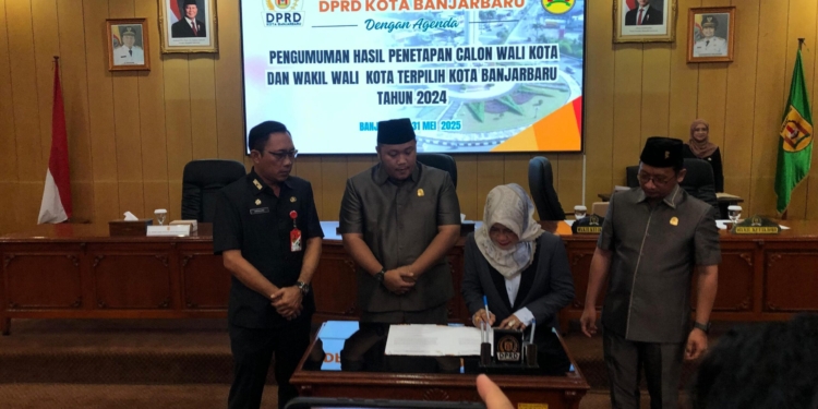 DPRD Tetapkan Lisa-Wartono Sebagai Wali Kota dan Wakil Wali Kota Terpilih Banjarbaru