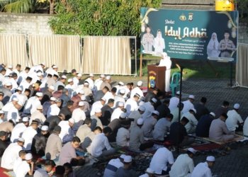 Hikmat Idul Adha di Aspol Karangan Putih, Kapolres Banjar AKBP Dr. Fadli Sholat Ied dan Berbagi Kurban Bersama Warga