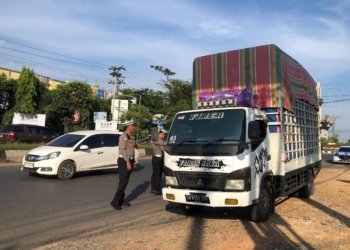 Uji Kesadaran Masyarakat, Satlantas Polres Banjarbaru Sosialisasikan Over Dimension Hingga Over Loading