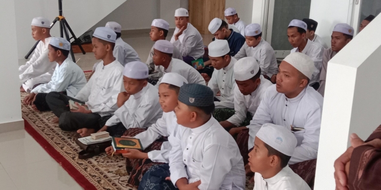 Ponpes Darussalam Cabang Cempaka, Santri Ditargetkan Bisa Baca Kitab Dalam 3 Tahun