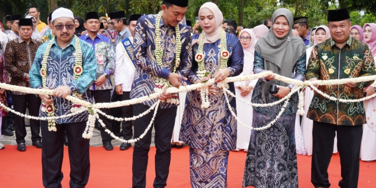 Bazar UMKM Semarakkan MTQ ke-36 Kalsel, Bupati Kabupaten Banjar H Saidi Mansyur: Ekonomi Kreatif Kita Luar Biasa
