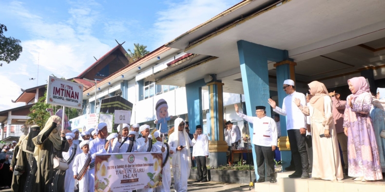 Pawai Hijriah Meriahkan Tahun Baru Islam, Ribuan Peserta Warnai Kota Martapura