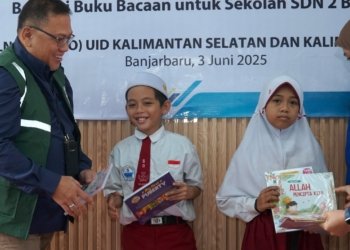 Nazwa dan Rafan Bahagia! Buku dari PLN Menambah Semangat Mereka Membaca