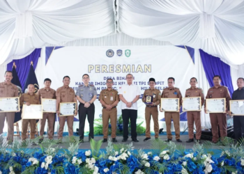Perkuat Pengawasan Keimigrasian, Kepala Kantor Wilayah Ditjen Imigrasi Kalteng bersama Kepala Kantor Imigrasi Sampit Resmikan 8 Desa Binaan di Mentaya Hilir Selatan