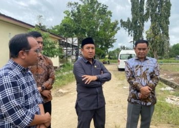 Jalan Rusak Dekat SMPN 1 Awayan Jadi Sorotan, DPRD Balangan Turun Tangan