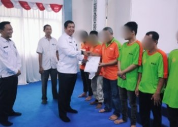 16 Warga Binaan Lapas Kelas IIA Kotabaru Terima Laporan Hasil Belajar Paket C