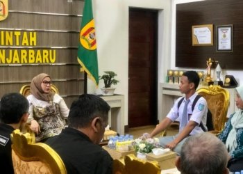 Dimas Budiman Wakili Banjarbaru Kibarkan Bendera Pusaka di Istana Negara Jakarta