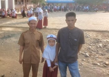 Gerakan GATI Menggema di SDN 1 Sarigadung: Ayah-Ayah Antar Buah Hati di Hari Pertama Sekolah