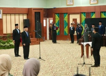 Gubernur Kalsel Lantik Sekdaprov Definitif dan 13 Pejabat Eselon II, Tegaskan Integritas dan Sinergi Pemerintahan