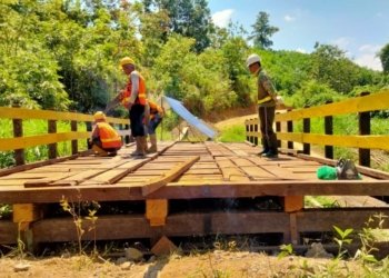 TMMD Ke-125 Kodim 1006/Banjar Bangun Jembatan, Warga Belimbing Lama Sambut Harapan Baru
