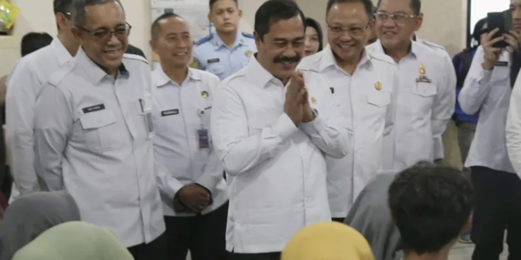 Kunjungi Kanim Bandung, Menteri Imipas Pastikan Layanan Keimigrasian Semakin Efisien dan Transparan
