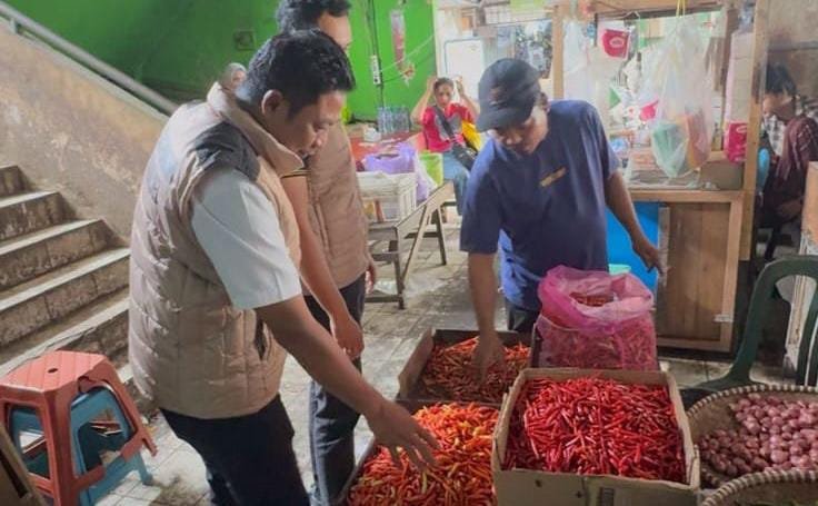 Polda Kalsel Cek Ketersediaan dan Harga Bapok di Pasar Antasari Banjarmasin