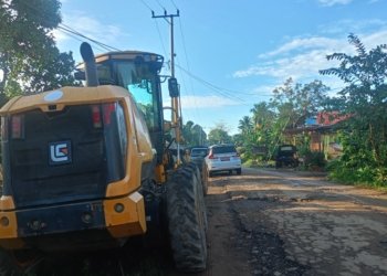 Jalan Rusak Kerap Timbulkan Kecelakaan, Bupati Kotabaru Perbaiki Akses Menuju Wisata Teluk Tamiang